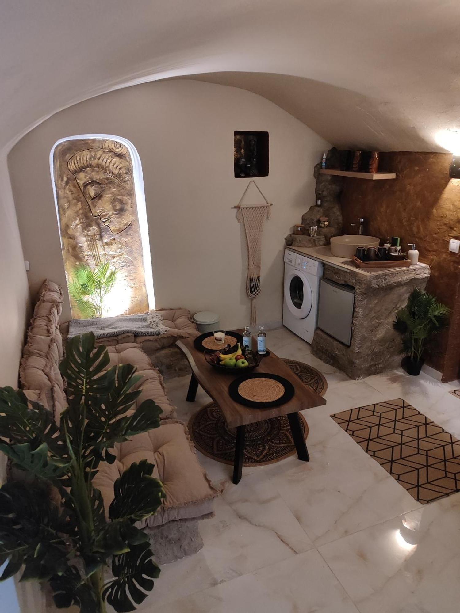 Lejlighed Ethnic Cave *